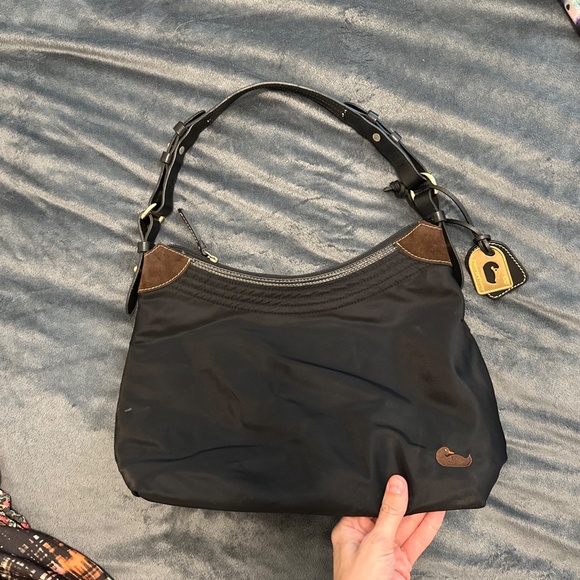 Dooney & Bourke 1975 Black Nylon Hobo Shoulder Bag Handbag Purse Pink Lining - Picture 2 of 4